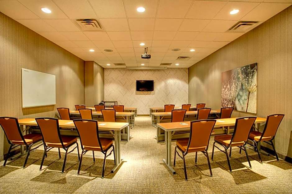 SpringHill Suites by Marriott Lawrence Downtown