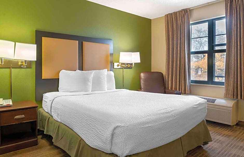 Extended Stay America Suites - Detroit - Metropolitan Airport