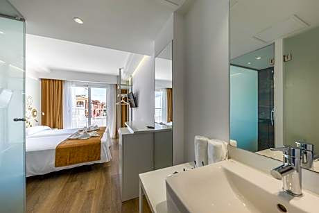 Double Room with Balcony