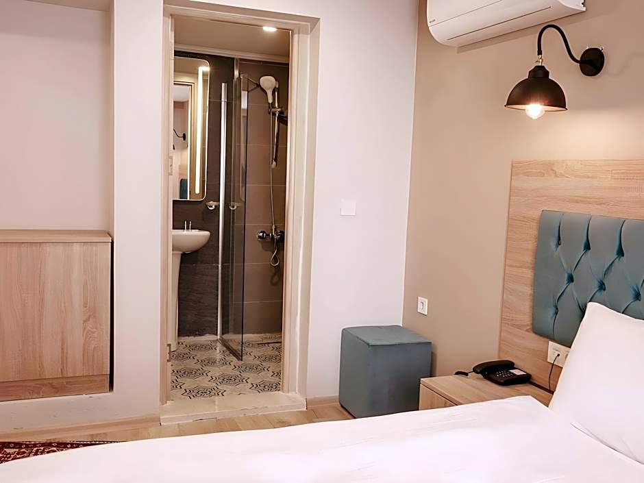 THE LAILA HOTEL
