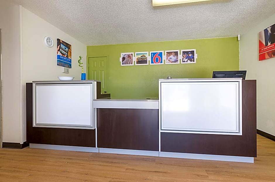 Motel 6-New Iberia, LA