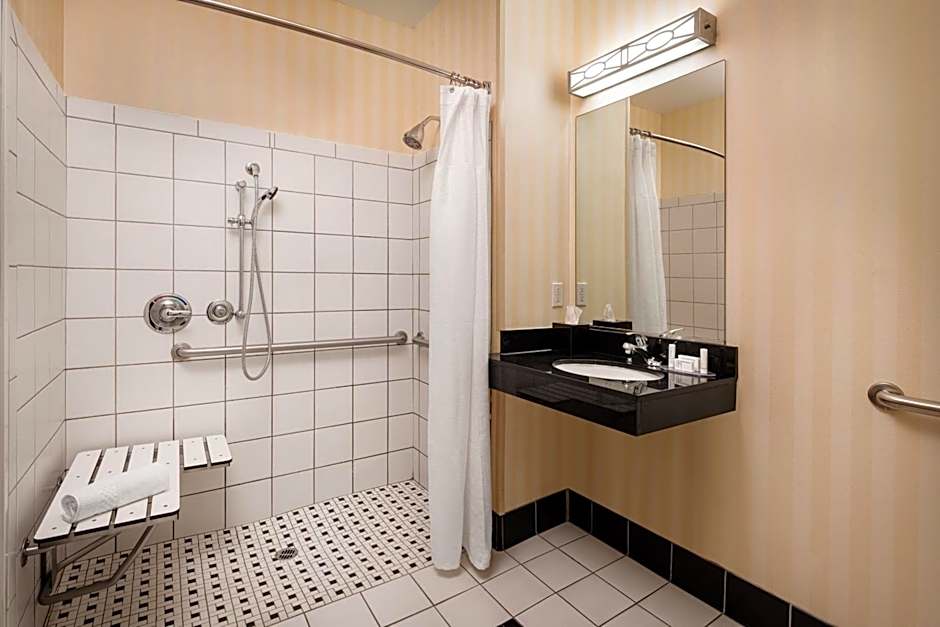 Fairfield Inn & Suites by Marriott Visalia Tulare
