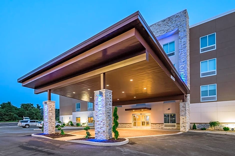 Holiday Inn Express and Suites- South Bend Casino By IHG