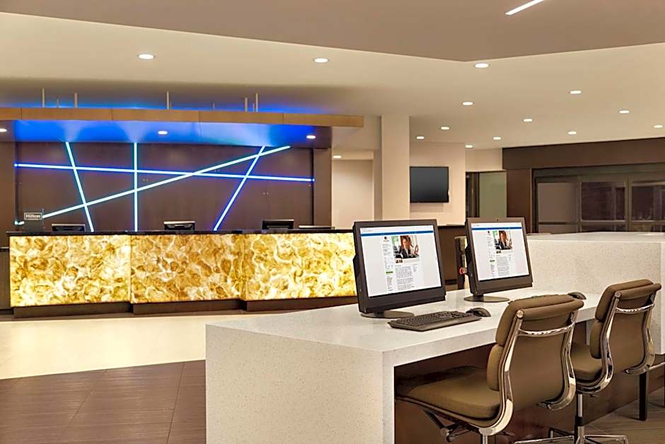 DoubleTree by Hilton Hotel Toronto Airport West