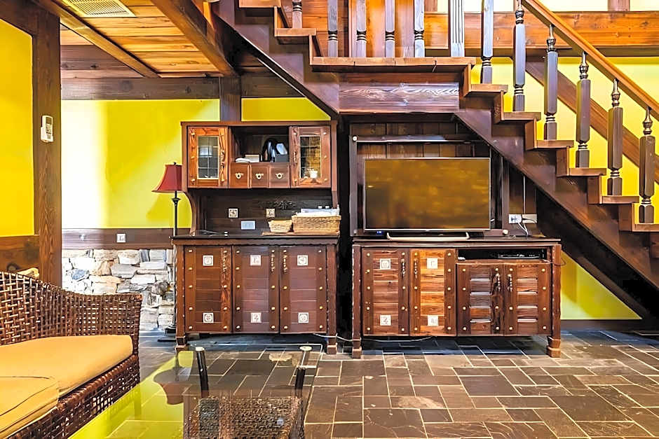 Provence Rose Lodge in Ching Jing B&B