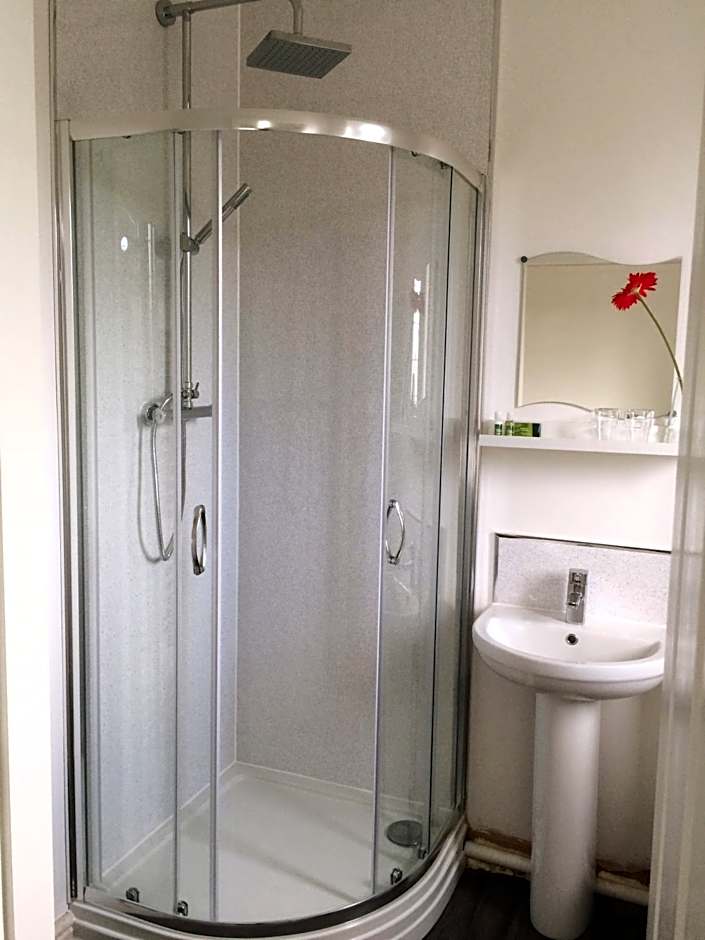 INGRAM ARMS HOTEL, HATFIELD