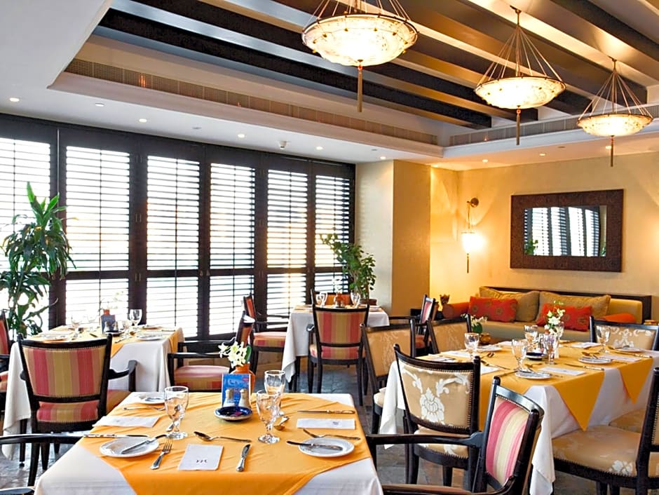 Mercure Grand Hotel Seef Hotel