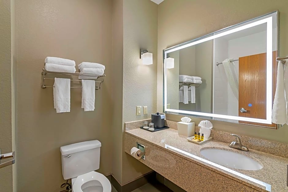 Best Western Plus Denton Inn & Suites