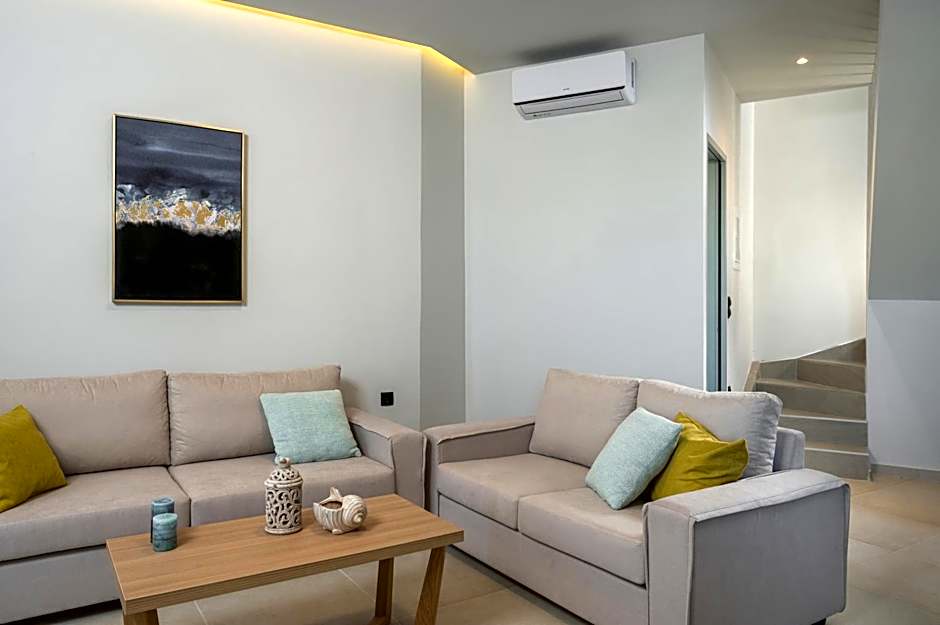 Aegean Breeze Luxury Apartments next to the sea