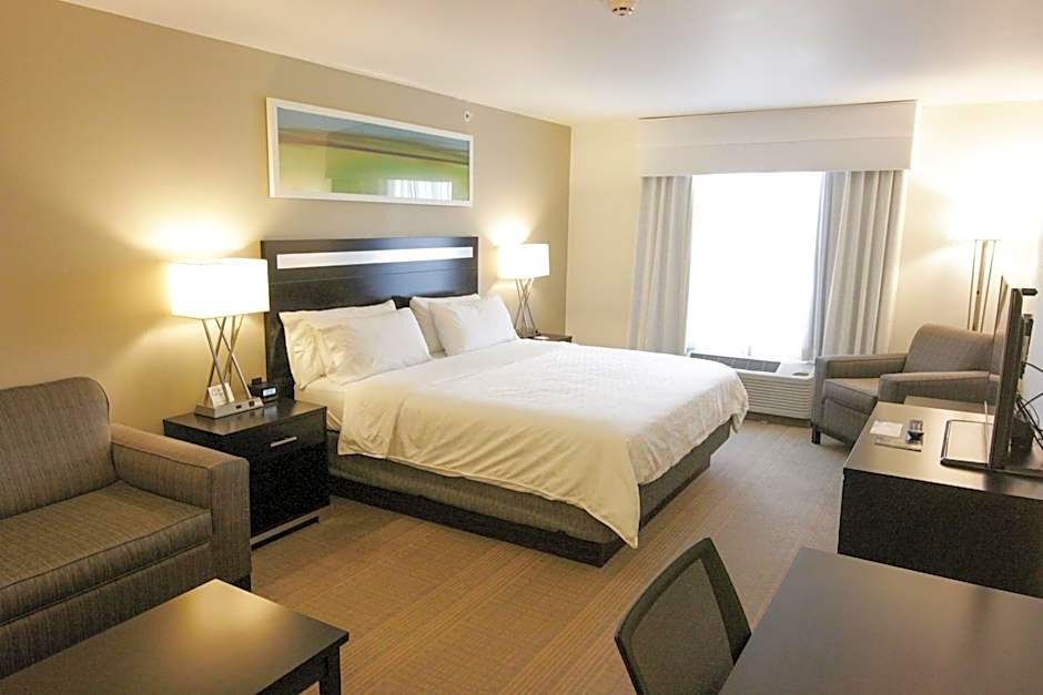 Holiday Inn Express and Suites Montgomery By IHG