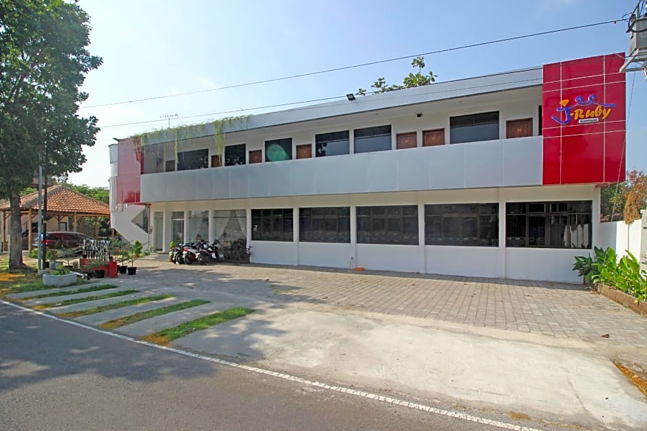 RedDoorz @ Jalan Ringroad Selatan