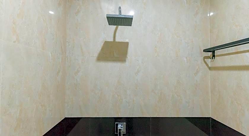 RedDoorz Plus @ La Asiana Guest house