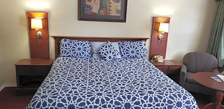 King Room with Spa Bath