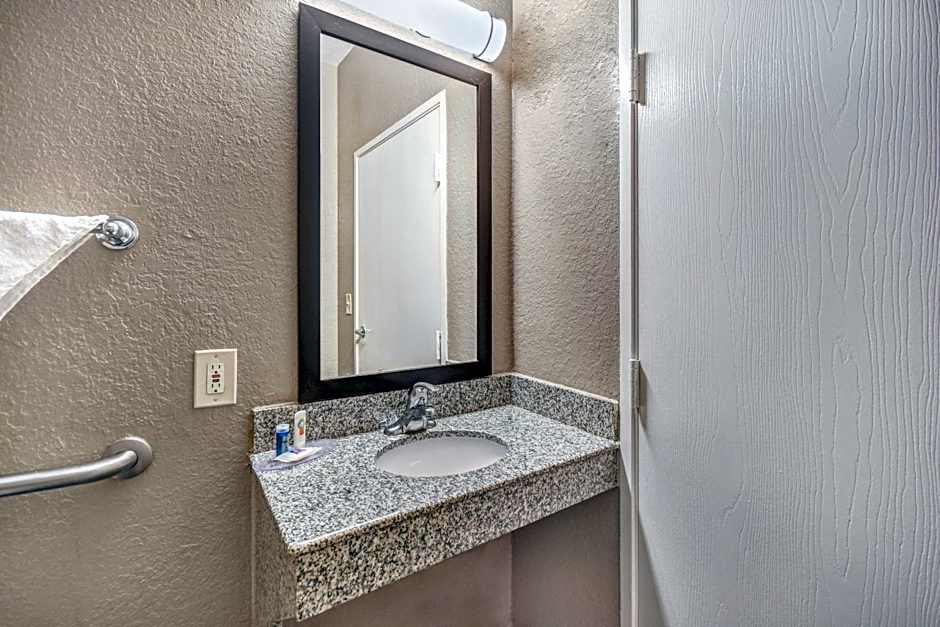 Motel 6 Humble, TX - Houston International Airport