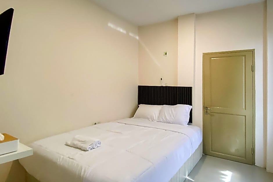 RedDoorz Syariah near RS Awal Bros Panam Pekanbaru