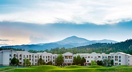 MCM Elegante Lodge & Resorts