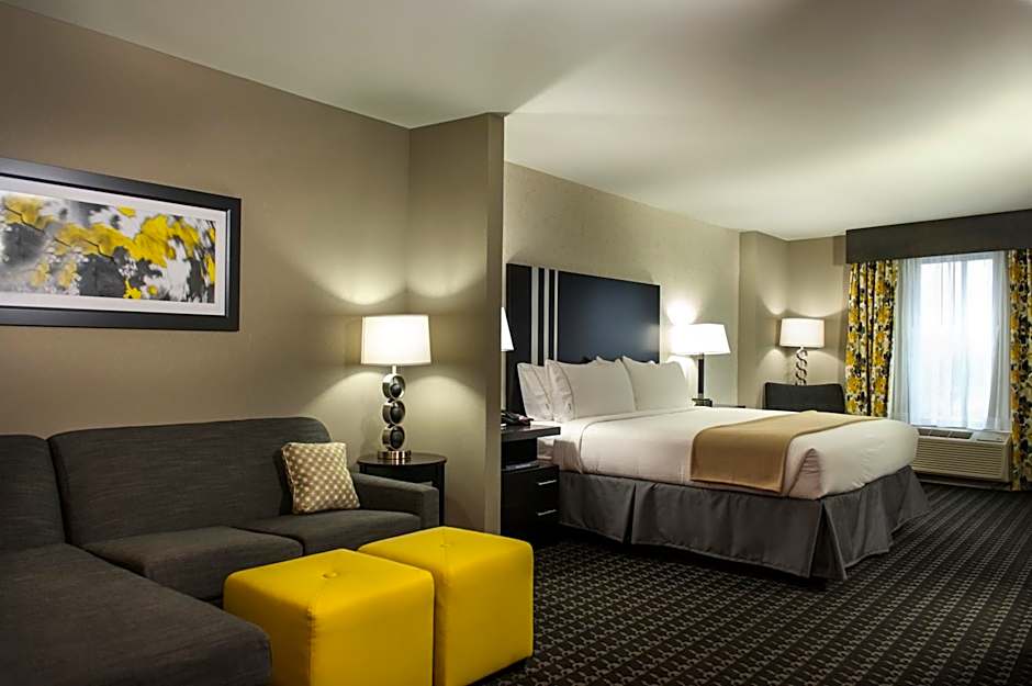 Holiday Inn Express and Suites Madison Central By IHG