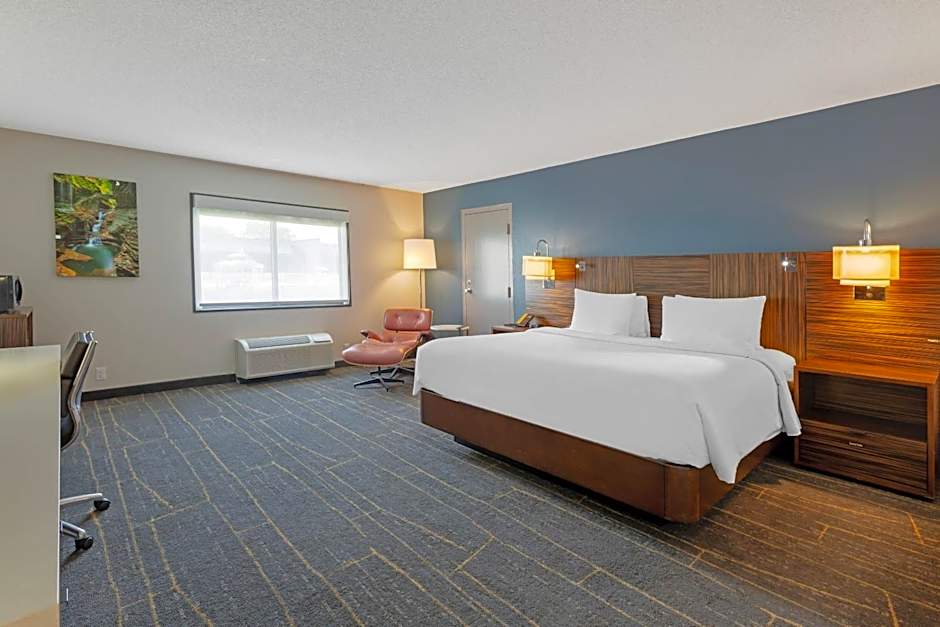 The Lux Hotel & Conference Center, an Ascend Collection Hotel