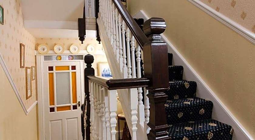 Crescent Lodge Guest House