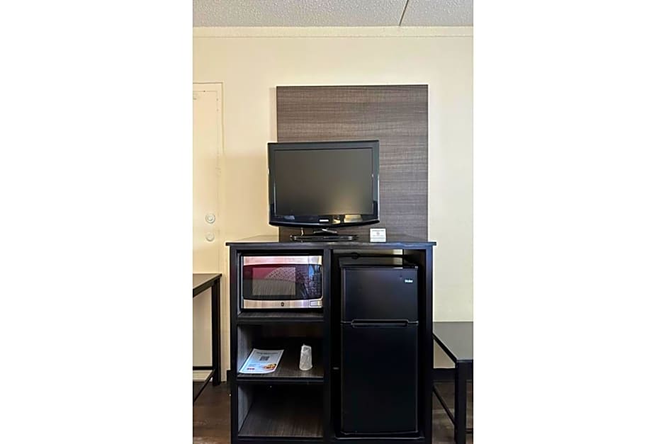 OYO Hotel San Antonio Lackland AFB/Seaworld Hwy 90 W