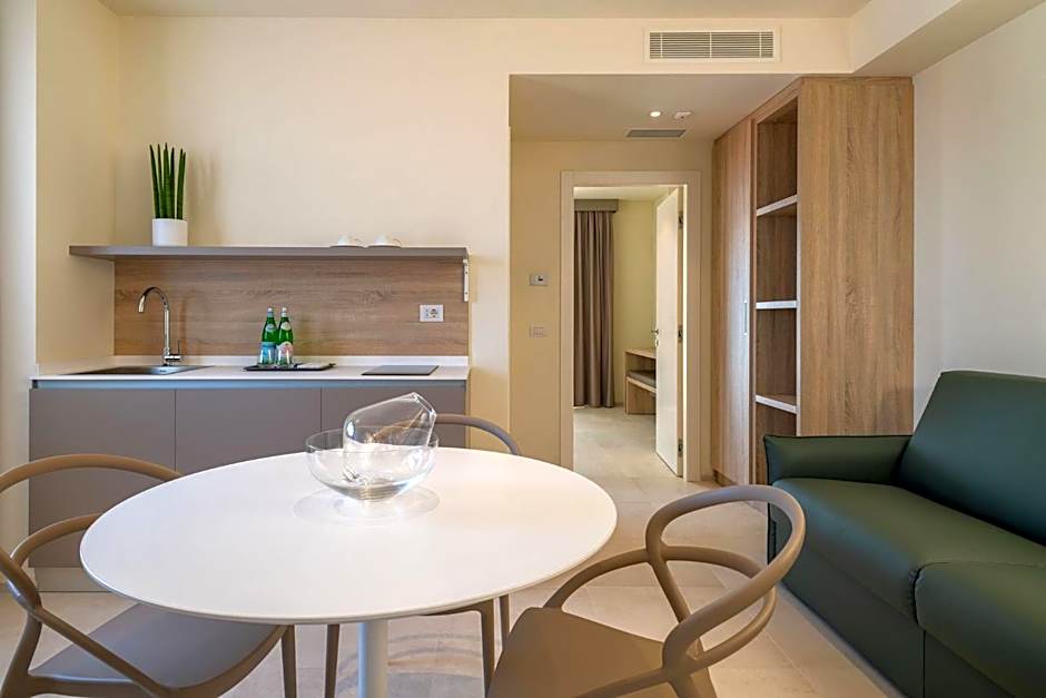 Palace Lido Hotel & Suites