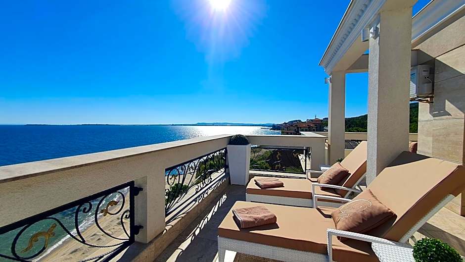 Onyx Beach Residence - Free Beach Access & Parking