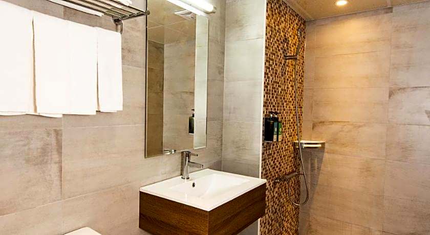 Traveller-Inn Day Moon Hotel