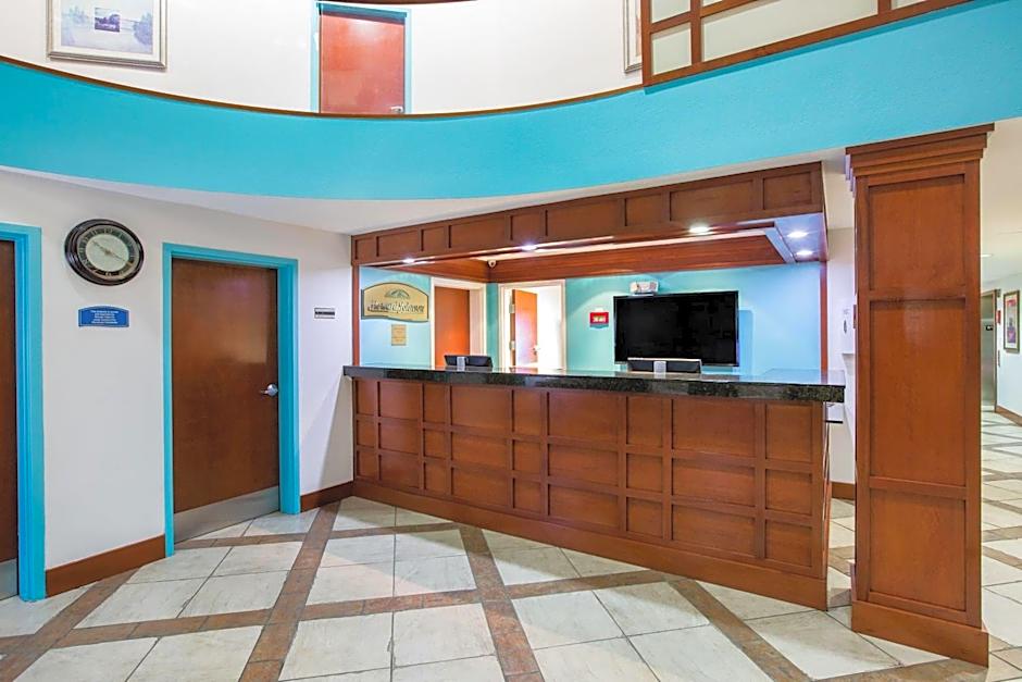 Howard Johnson by Wyndham Evansville East