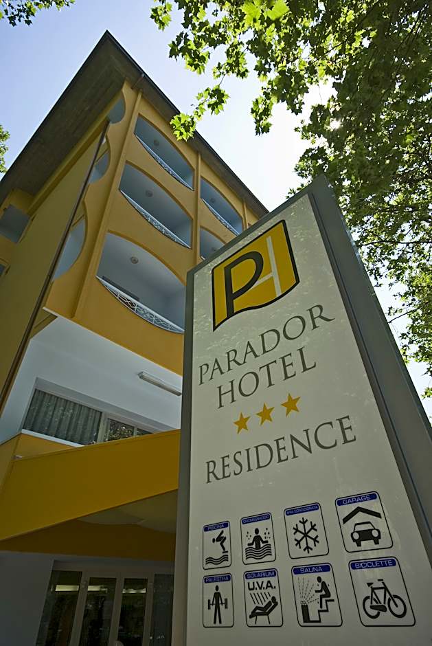 Parador Hotel Residence