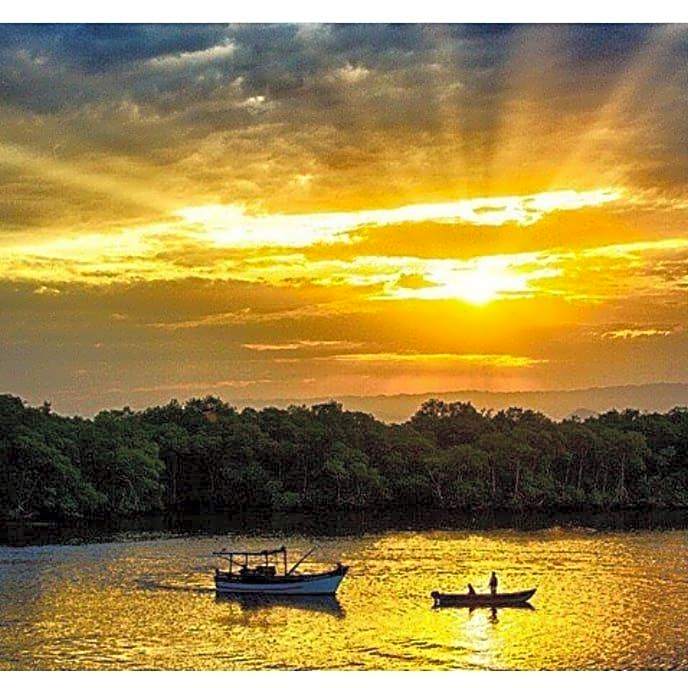 CASA - FRENTE PARA O MAR