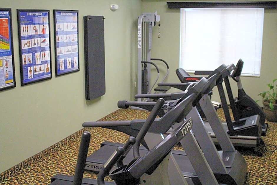 Expressway Suites Fargo