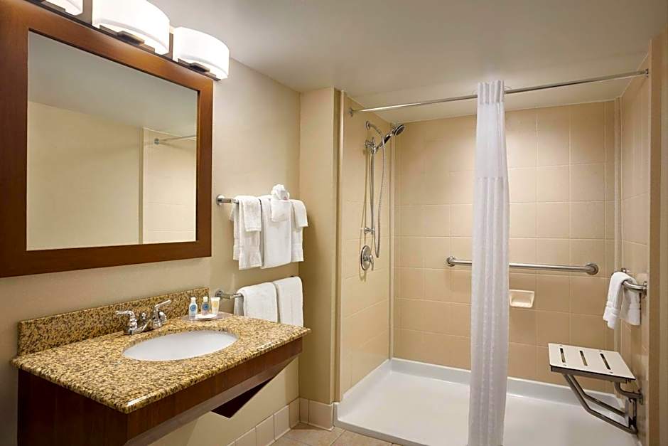 Comfort Inn & Suites Presidential