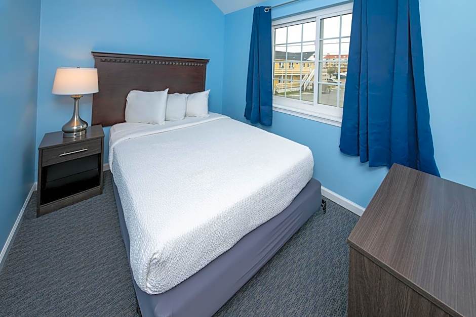 Commander Beach House Hotel