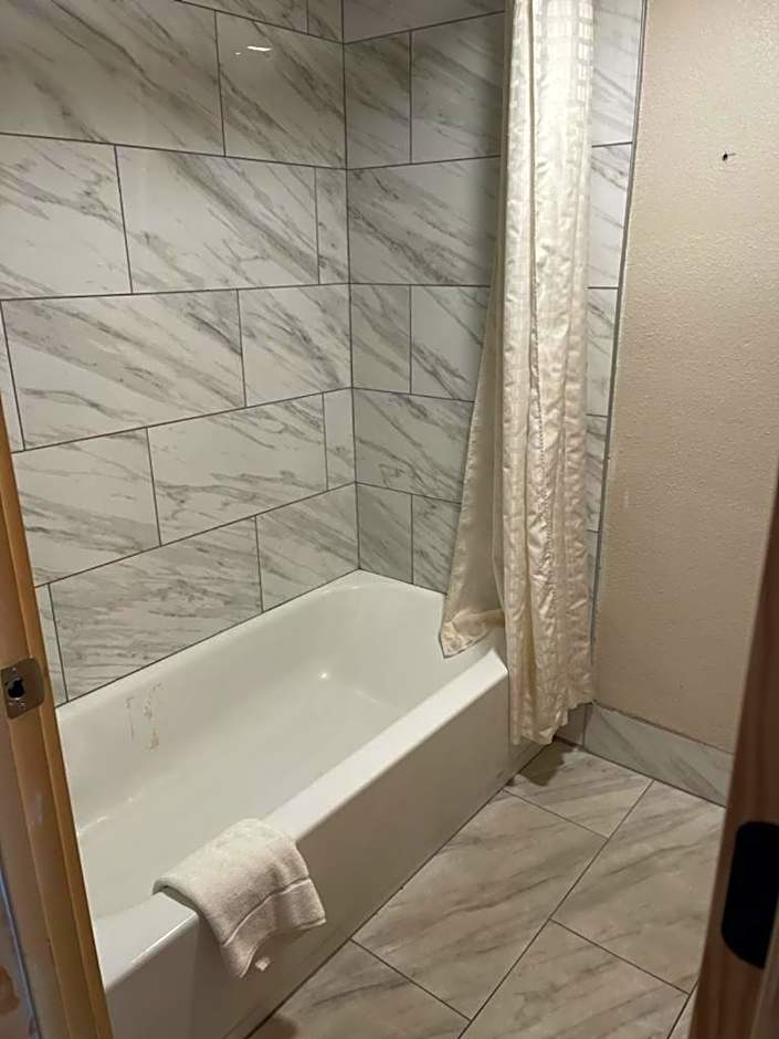 Bear Mount Inn & Suites