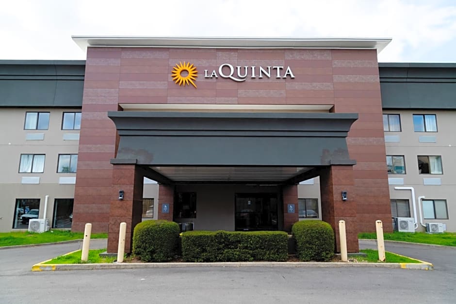 La Quinta Inn & Suites by Wyndham Birmingham/Cahaba Park South