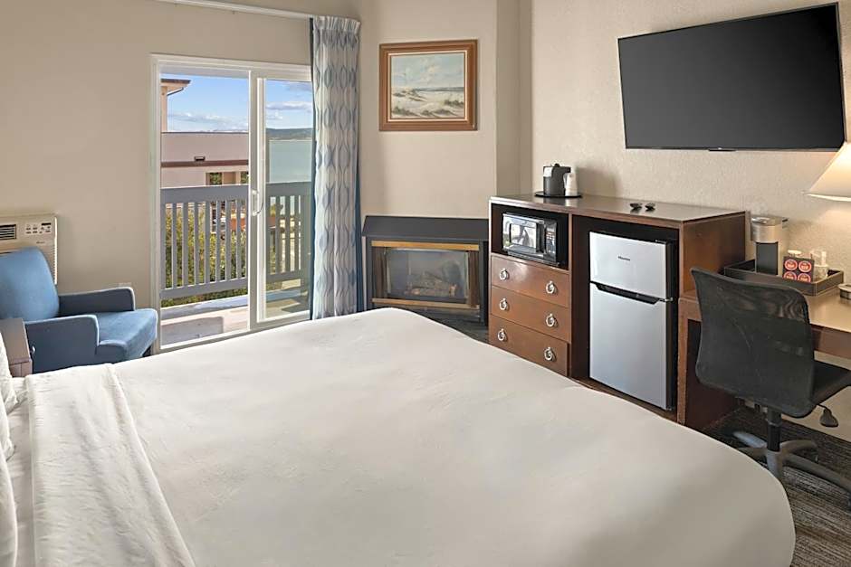 Cannery Row Inn
