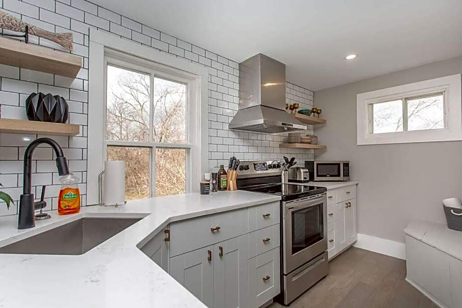 Boutique Serenity Quality Home @ downtown by the Shaw