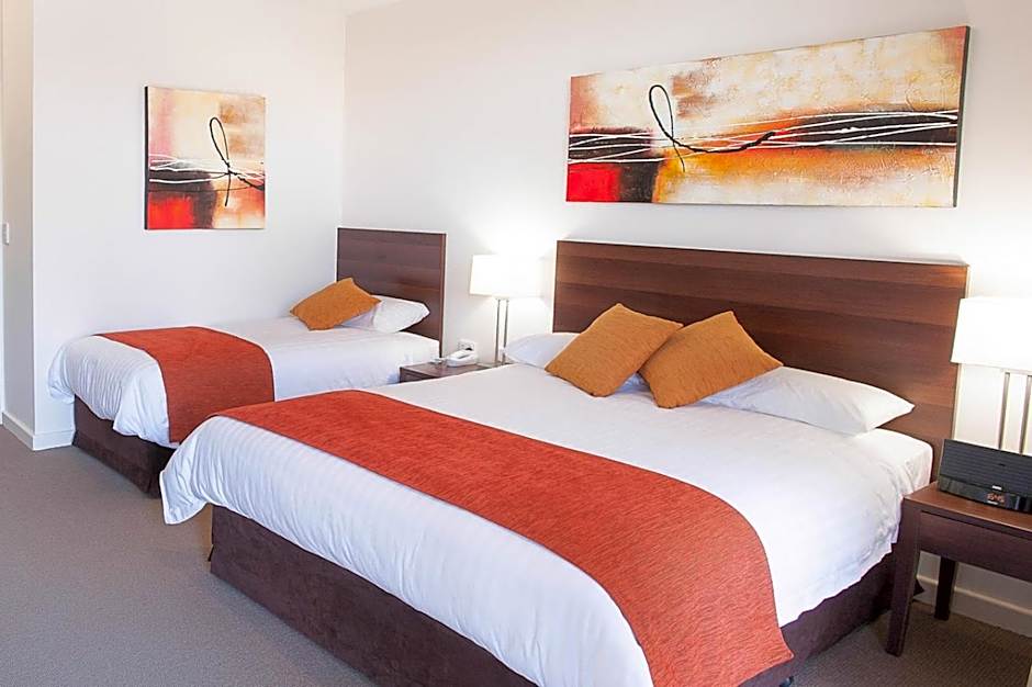 The Standpipe Golf Motor Inn