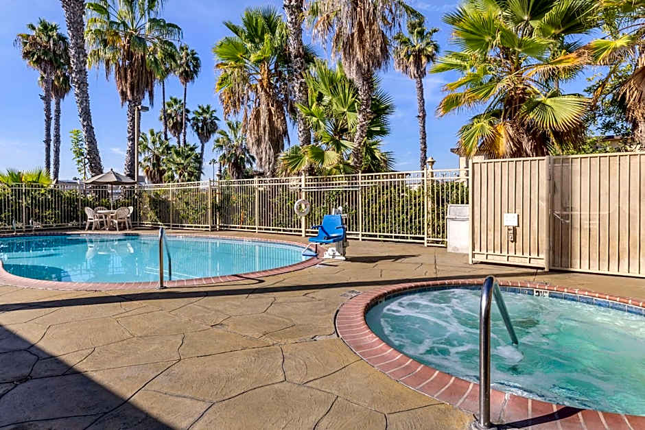 Comfort Inn & Suites Huntington Beach