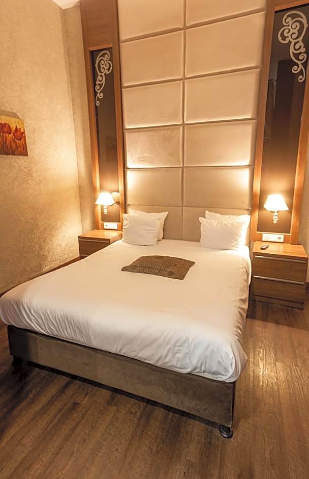 Grand Hotel Downtown