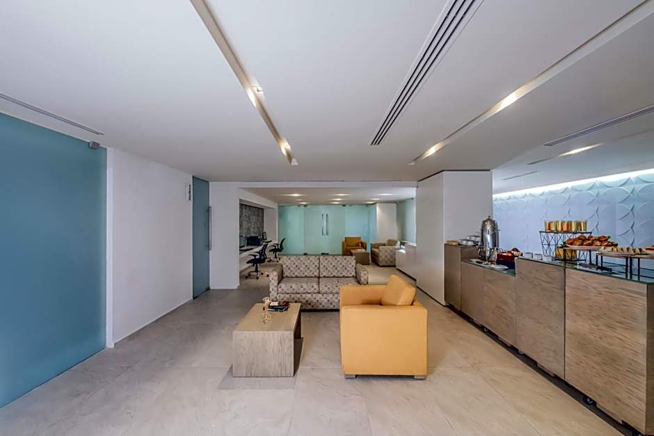 Krystal Urban Cancun-Malecon