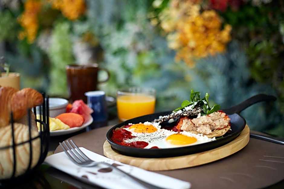 Voco Guadalajara Neruda By IHG