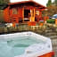 Chalet Superking bed Free Sauna jacuzzi