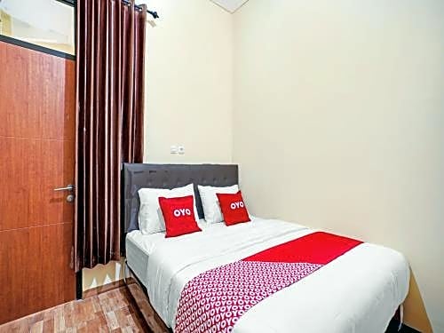 OYO 90286 Prenjak Syariah