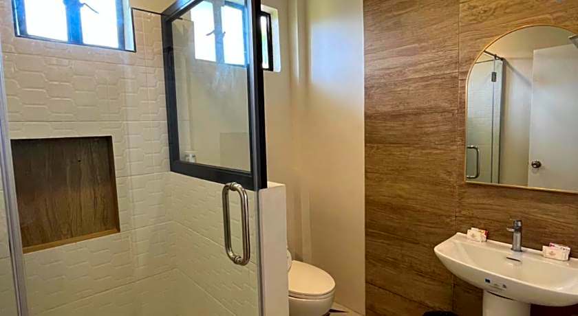 Red Knight Gardens Apartelle