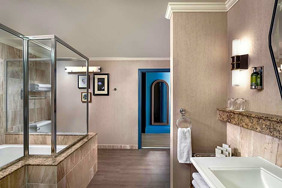 The Louie, A Davenport Hotel, Autograph Collection®