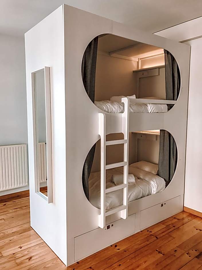 Urban Garden Porto Central Hostel