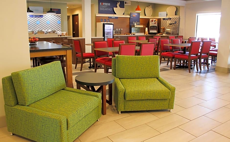 Holiday Inn Express Osage Beach - Lake of the Ozarks