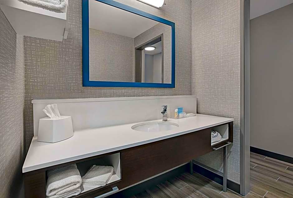 Hampton Inn By Hilton & Suites Farmers Branch Dallas, Tx