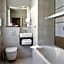 BRIT HOTEL PRIVILEGE LISIEUX - La Villa des Arts